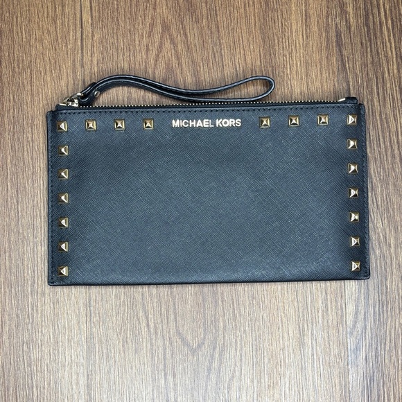 🔥🔥🔥Michael Kors Black Clutch with Gold Accents🔥🔥🔥 - Picture 1 of 9